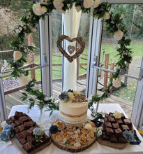 Load image into Gallery viewer, Wedding cakes &amp; more
