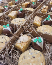Load image into Gallery viewer, Bulk or Corporate Christmas Gift Boxes
